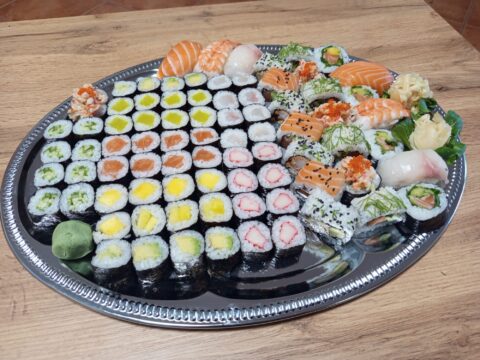 Silvestrovský sushi tác (81ks) #1324